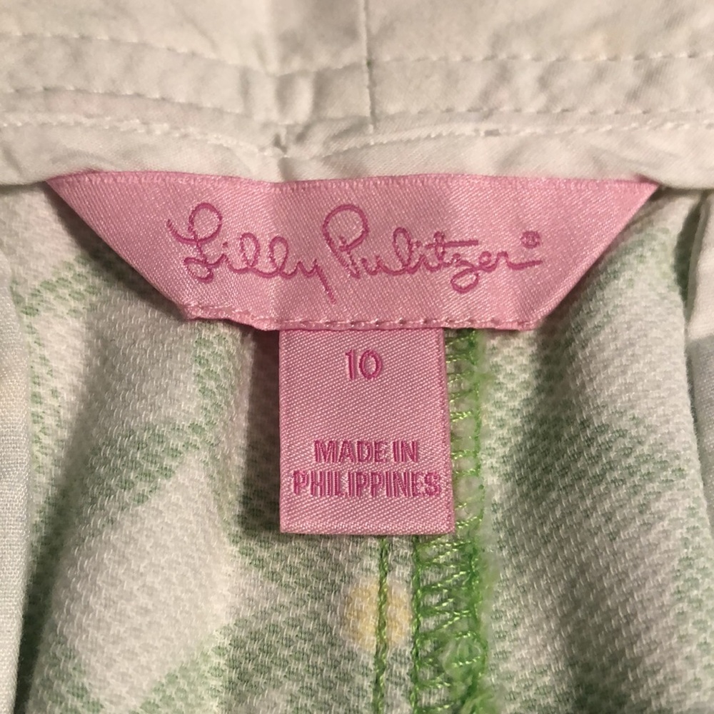 Lilly Pulitzer shorts with cute daisy print - Picture 3 of 5
